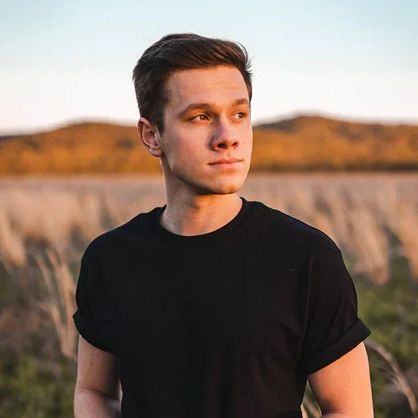 Levi Kelly
